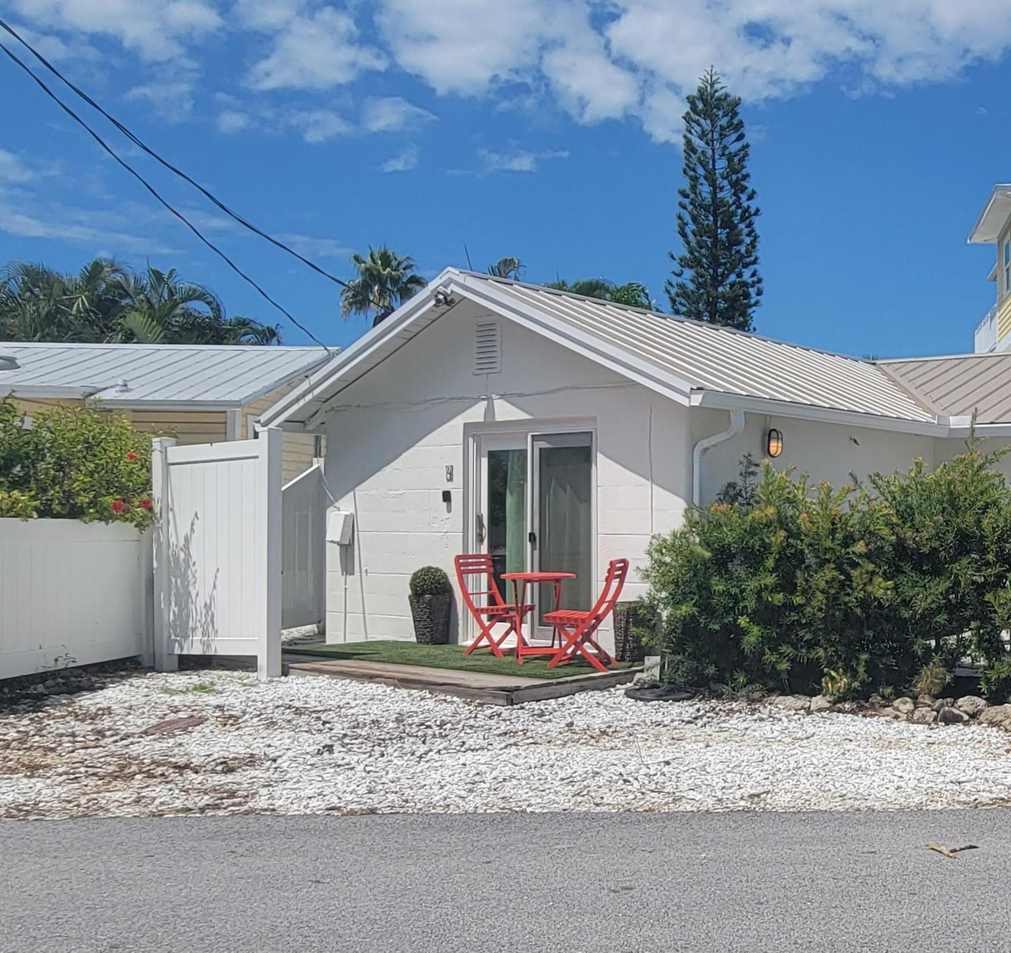 Tides Inn On The Bay Vacation Homes Bradenton Beach Exterior photo