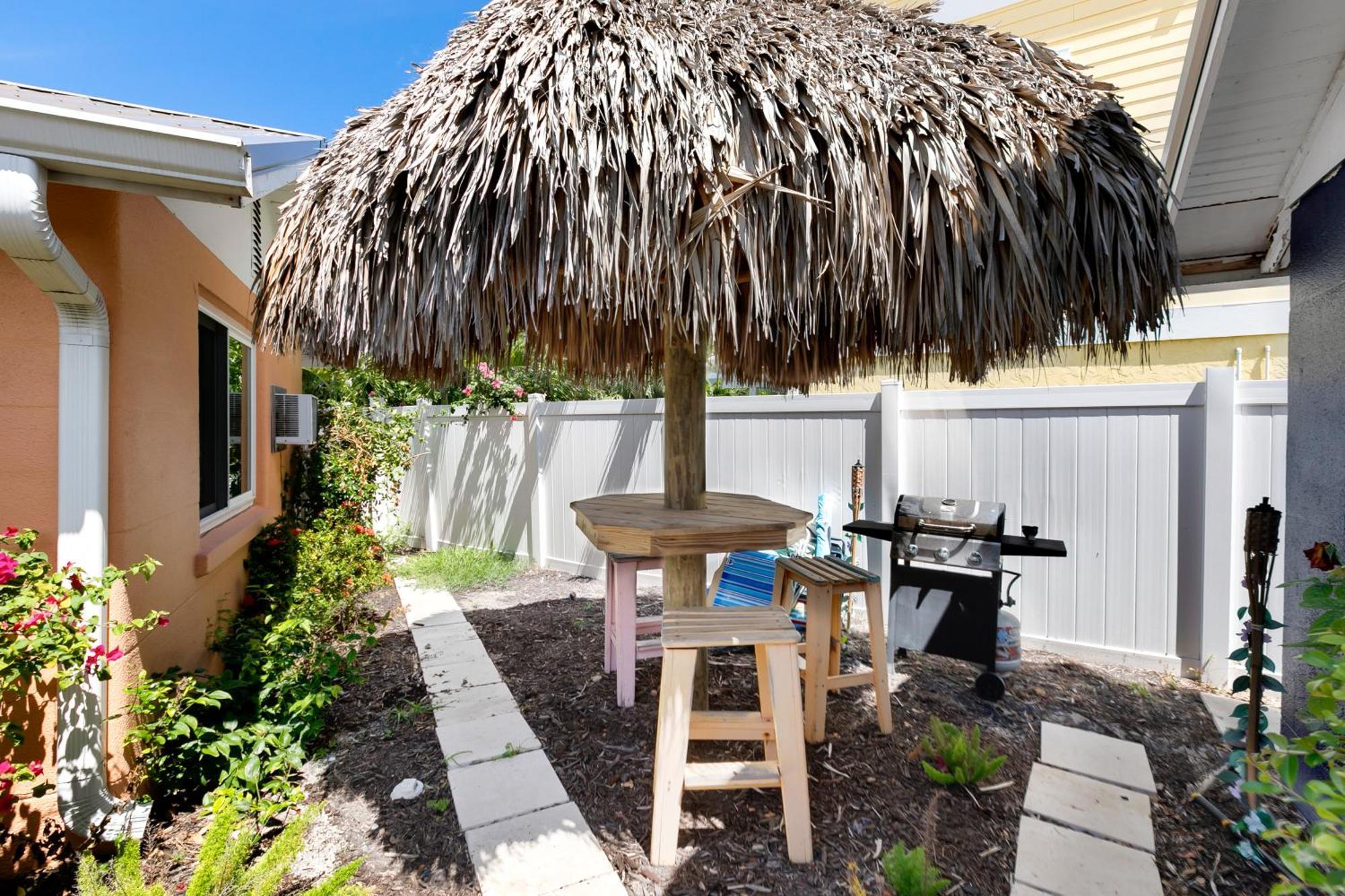 Tides Inn On The Bay Vacation Homes Bradenton Beach Exterior photo